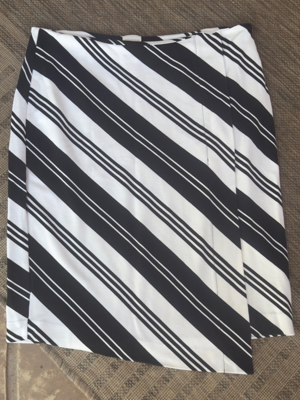 Chico's Black & White Diagonal Stripe wrap skirt‎ size 1 /6-8 or medium